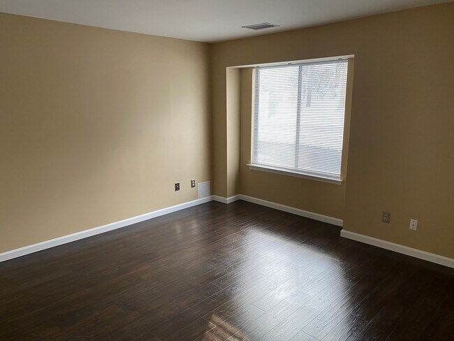 57 Birchwood Rd unit Fairview, Coram, NY 11727 - photo 6