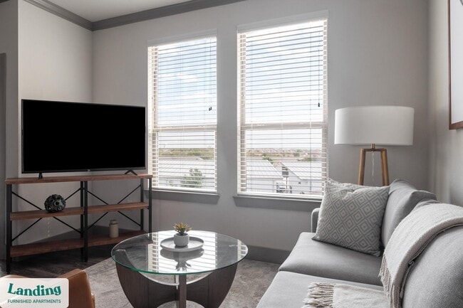 12500 Shadowglen Trace unit 10304, Manor, TX 78653 - photo 3