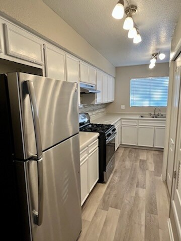 415 W Redd Rd, El Paso, TX 79932