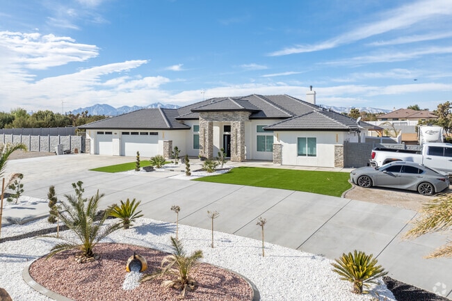 East Oak Hills primarily features single-family homes on one-acre or larger lots.