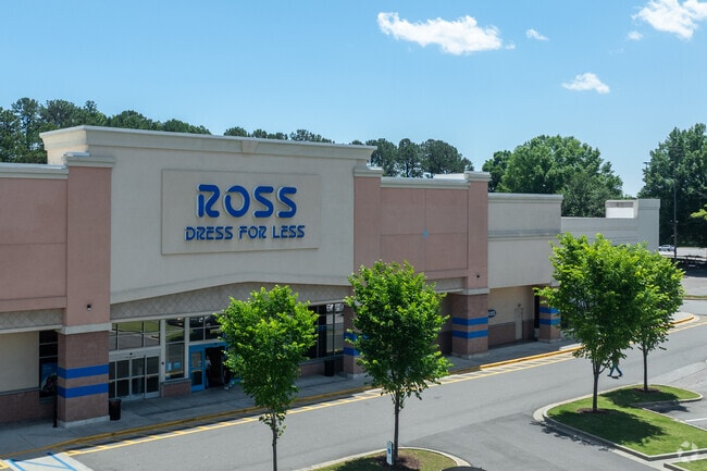 Brookhaven is convenient to many stores and shopping centers.