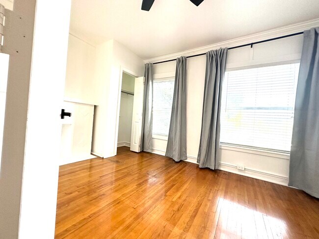 1108 S Detroit Ave Michael unit 3rd floor 1C, Tulsa, OK 74120 - photo 6