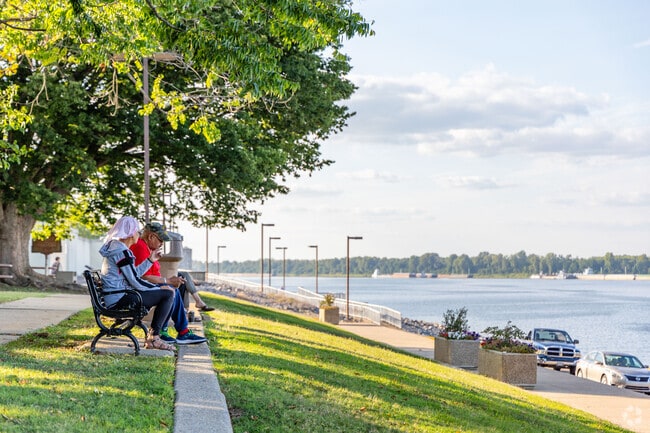Residents can gaze over the Ohio river to Illinois at the Schultz Park & Riverfront in Paducah.