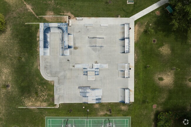 North Ogden skatepark has is located in beautiful green space at North Ogden Park.