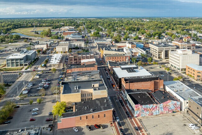 Downtown Muncie is close by for South Central residents to find many more restaurants and shops.