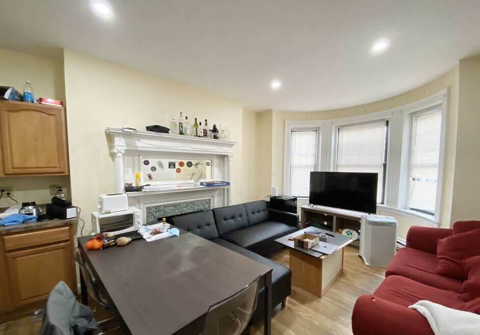 529 Newbury St unit 2, Boston, MA 02215 - photo 1