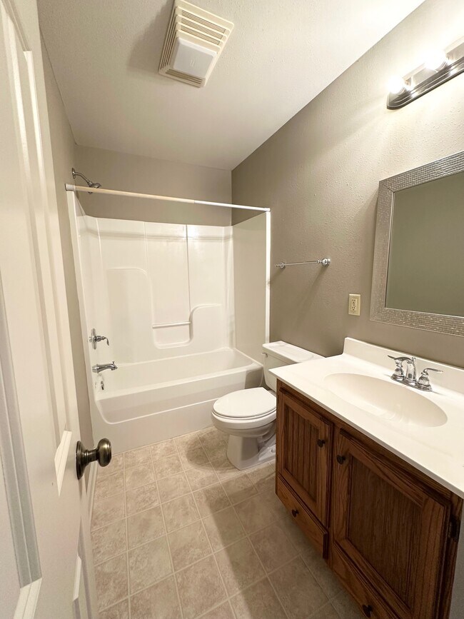 438 Vieux Carre, Houma, LA 70364 - photo 3