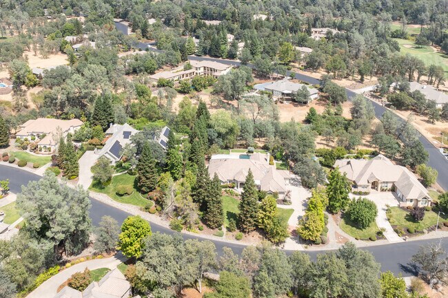 Quiet streets in Tierra Oaks are a perfect place for a relaxing walks.