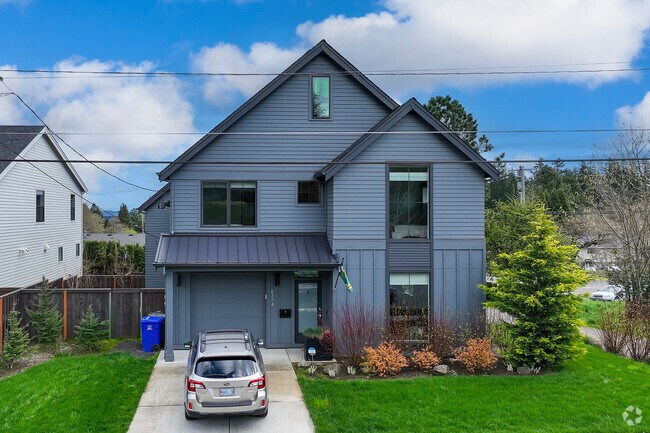 Modern new-build home in the South Burlingame neighborhood.