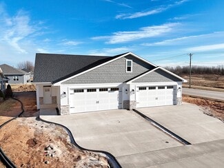 1901 Hidden Hollow Ln, Manitowoc, WI 54220