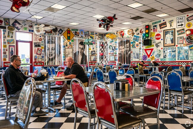Alta Loma’s Legends Burgers is known for its iconic menu and unforgettable burgers.