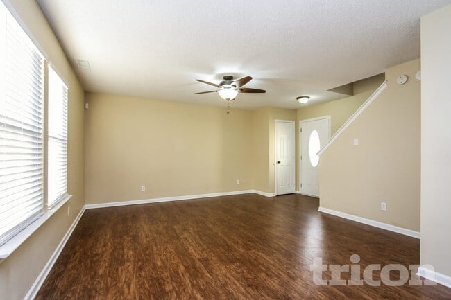 151 Snowflake Cir, Greenwood, IN 46143 - photo 3