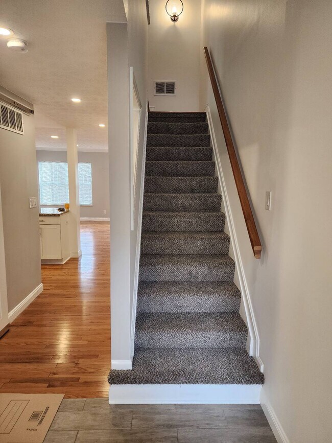 10555 Montgomery Rd unit 44, Montgomery, OH 45242 - photo 5