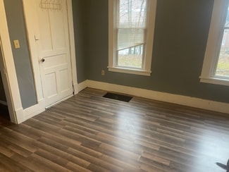 447 E Silver St Unit C, Sharon, PA 16146