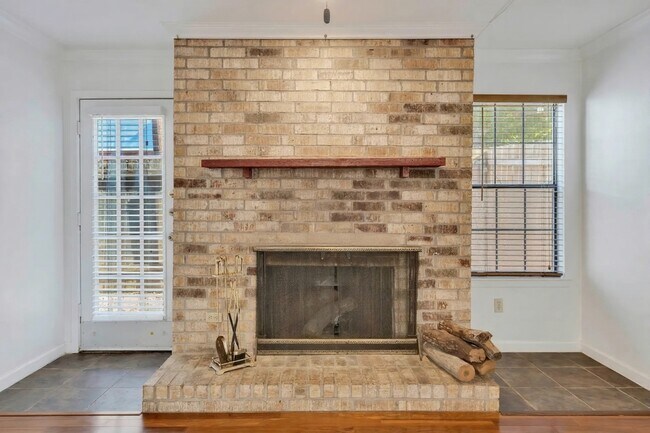 2913 Pearl St unit 102, Austin, TX 78705 - photo 6