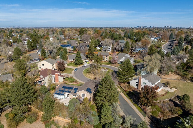 The Knolls is a cozy suburb in Centennial, Colorado with access to the city.