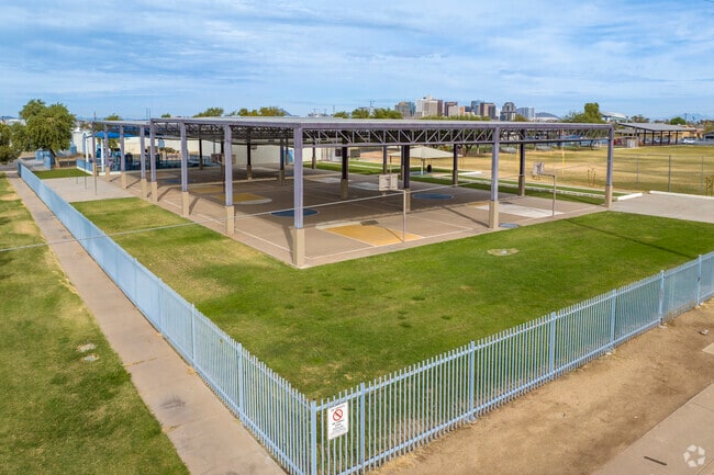 Phoenix’s Bethune School offers students many shaded basketball courts.