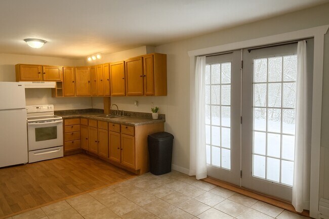 749 S Grant St unit 3, Houston, MN 55943 - photo 2