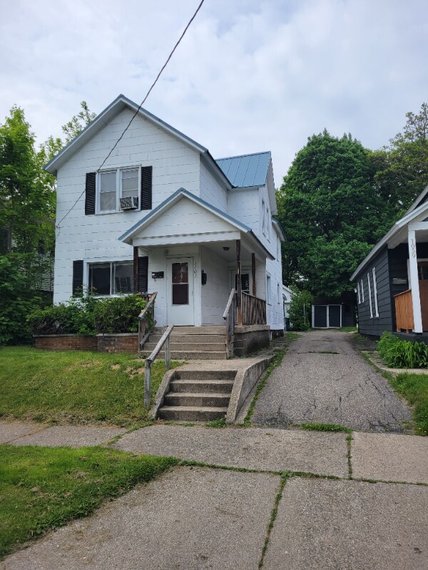 1101 3rd St NW Unit 1, Grand Rapids, MI 49504