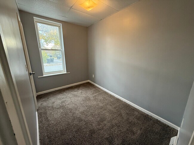 6 Van Buren St unit 2R, Troy, NY 12180 - photo 7