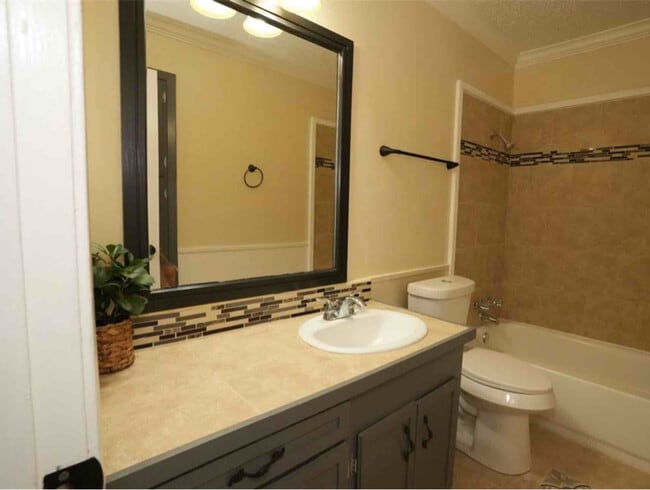 6514 Lago Cir, Shreveport, LA 71119 - photo 7