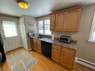21 Thornton Ave Unit 1, Lowell, MA 01852