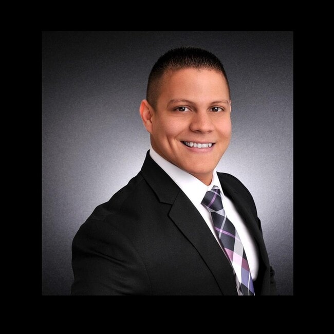Agent Photo