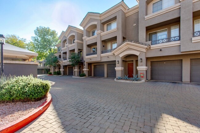 4455 E Paradise Village Pkwy S unit 1036, Phoenix, AZ 85032 - photo 3