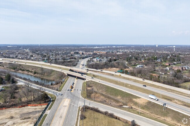 Residents of South Schaumburg have easy access to major highways and tollways.
