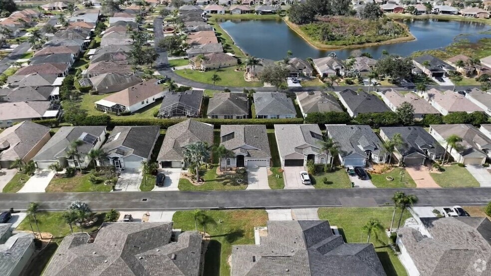 9448 Rolling Cir, San Antonio, FL 33576 - photo 2