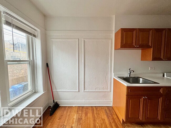 6526 N Lakewood Ave unit 1, Chicago, IL 60626 - photo 7