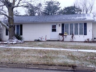 1211 Spring St, Grinnell, IA 50112