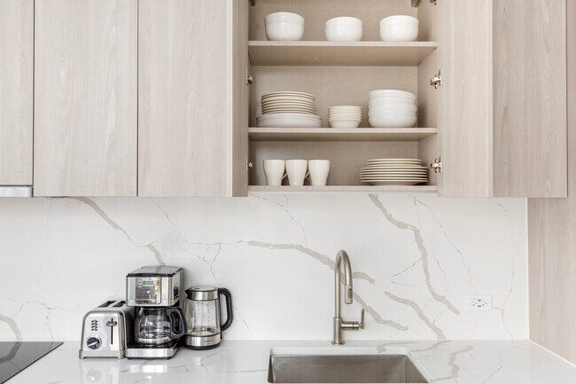 200 E 23rd St unit FL14-ID2203, New York, NY 10010 - photo 6