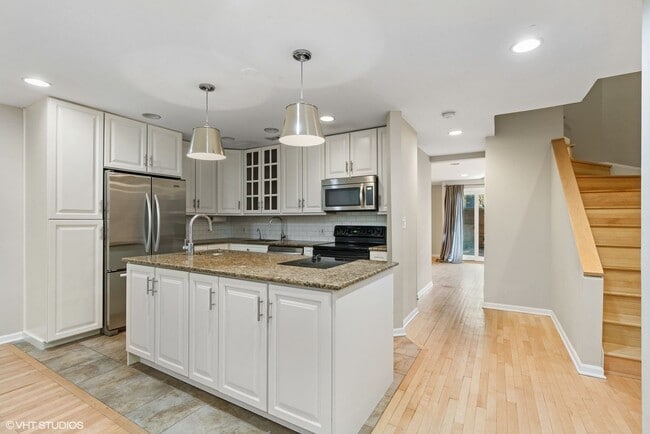 1340 N La Salle Dr unit 411, Chicago, IL 60610 - photo 5