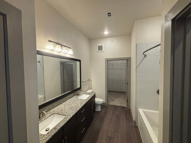 1050 Wittenburg unit a1, Kyle, TX 78640 - photo 7