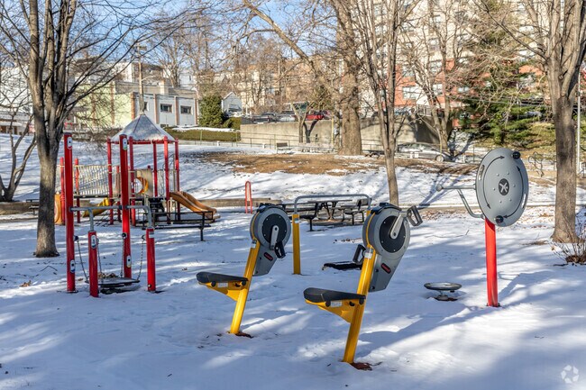 Dunn Park in Glenwood is perfect for daily activities and outdoor relaxation.