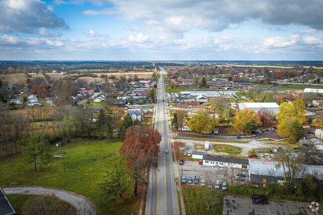 Shetland is a bedroom neighborhood with quick access to Lexington and downtown Versailles.