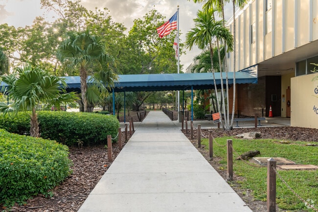 Glades Middle School Outside walk way.