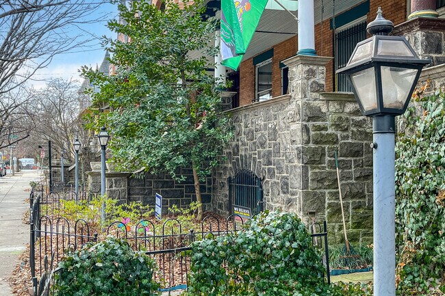 Cedar Park's old-fashioned street lamps illuminate the neighborhood.