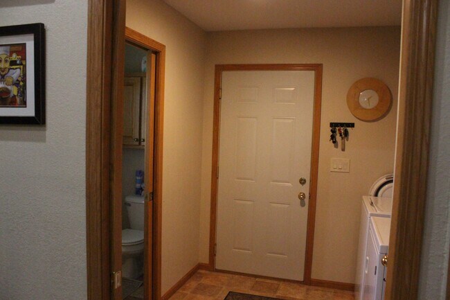 1722 Crooked Ave, Holmen, WI 54636 - photo 3