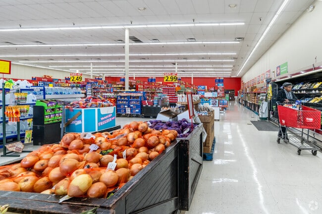 The Cincinnati, OH Save-Alot store on E Seymour is convenient for Carthage residents.