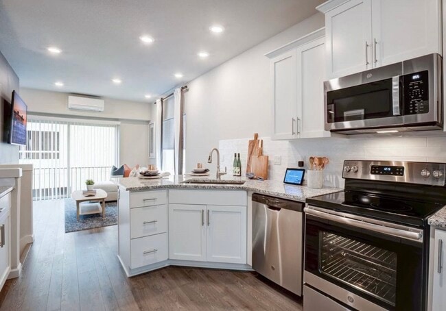 8879 SW Elena Ln, Tigard, OR 97223 - photo 3