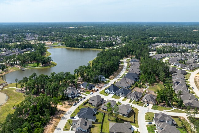 The Highlands incorporates the great outdoors throughout the neighborhood.