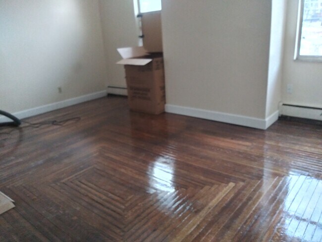 325 Mcgregor Ave unit 2, Cincinnati, OH 45219 - photo 3