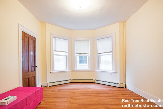 103 Calumet St unit 3, Roxbury Crossing, MA 02120 - photo 4