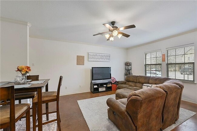 127 Armored Ave, College Station, TX 77845 - photo 2