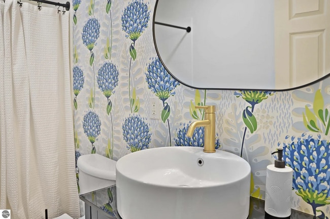 800 Boardman Acre Dr, Traverse City, MI 49686 - photo 2