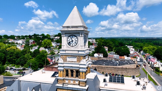 Quinntown_553407_KK_062725_FINAL