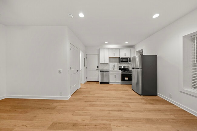 4245 Troost Ave unit 1, Kansas City, MO 64110 - photo 3