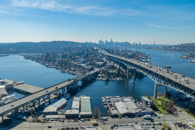 The University District is just a 10 minute drive to downtown Seattle.